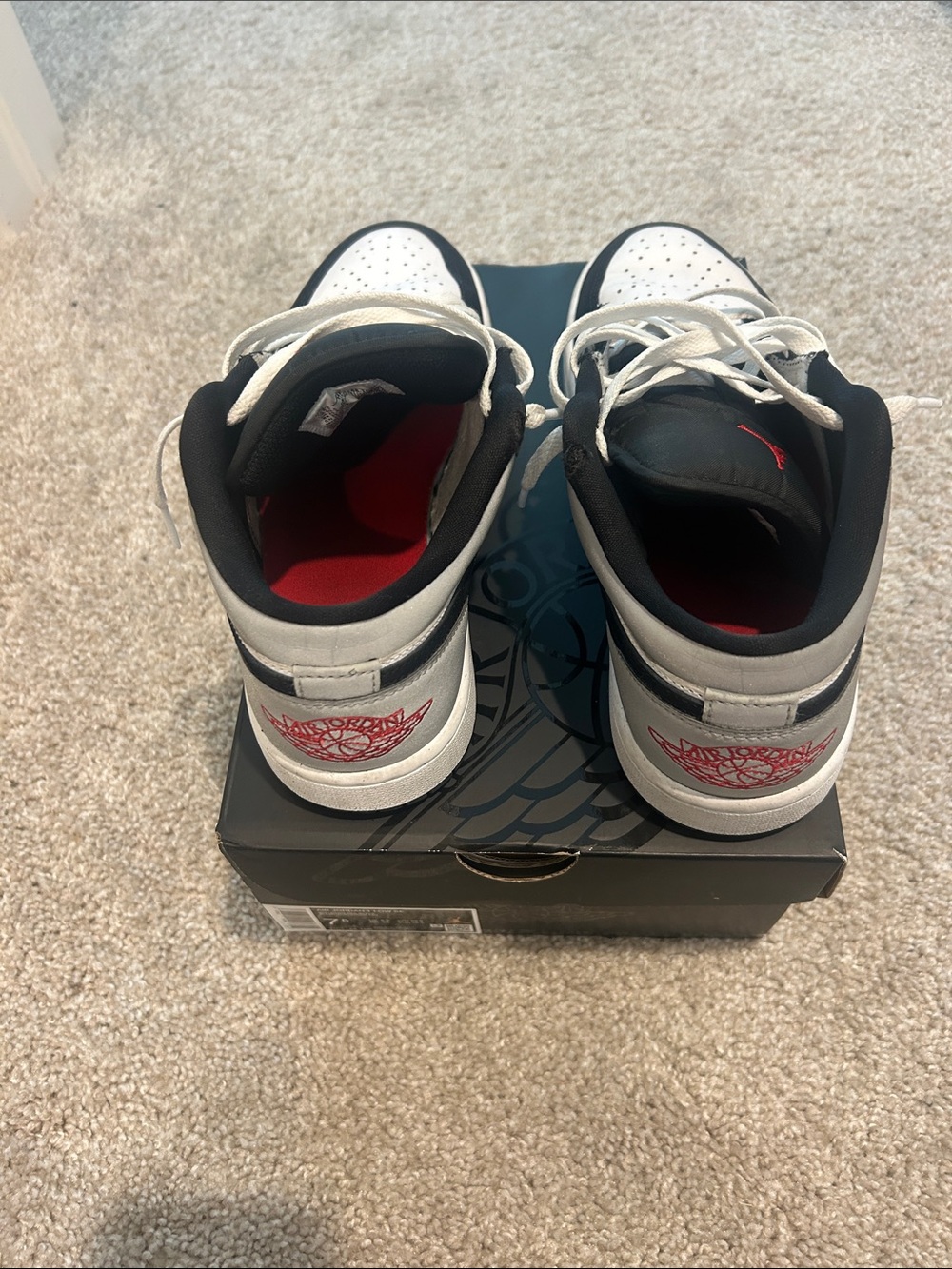 Jordan 1 Low - Picture 2 of 3